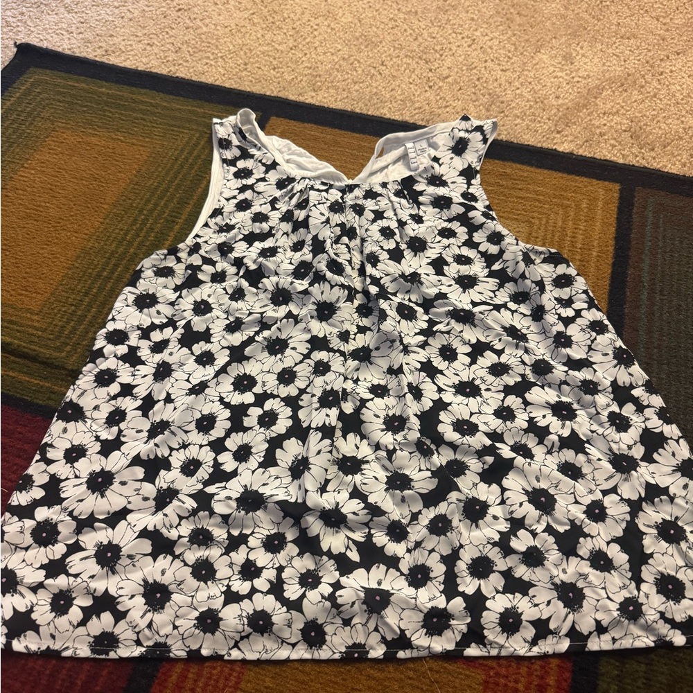 Floral Sleeveless Top in Black and White